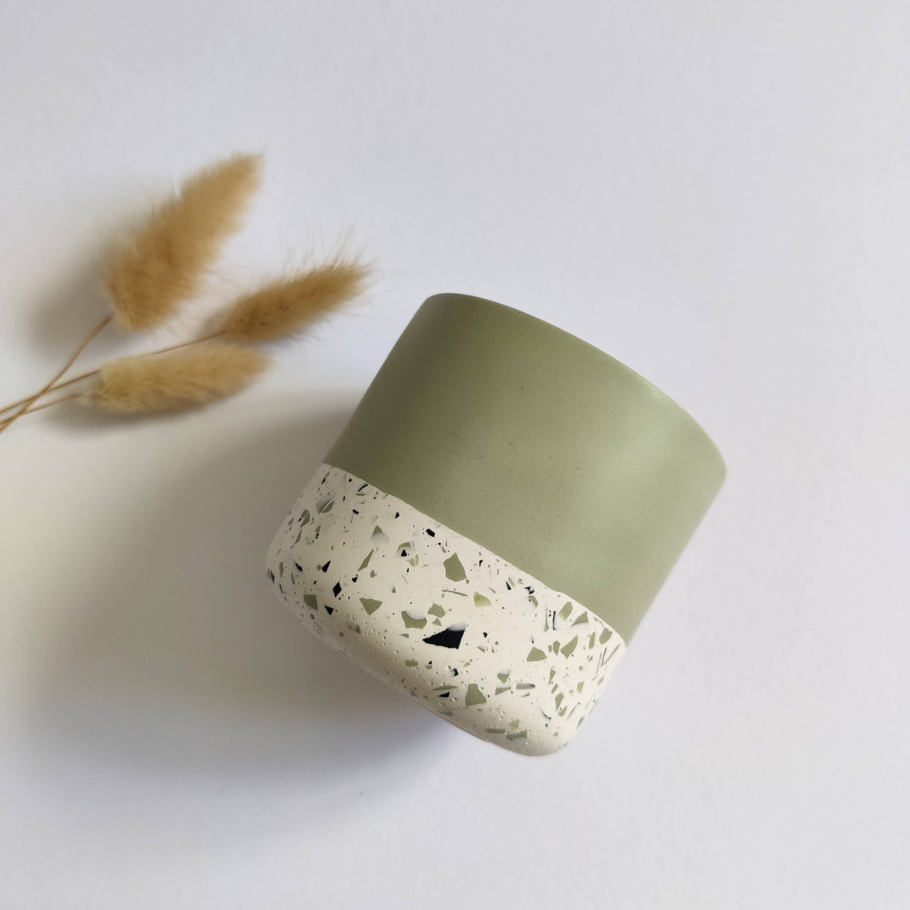 The Sage Rose Studio – wholesale Jar/filled candle – Jesmonite candle vessels terrazzo, sage green candle jars1