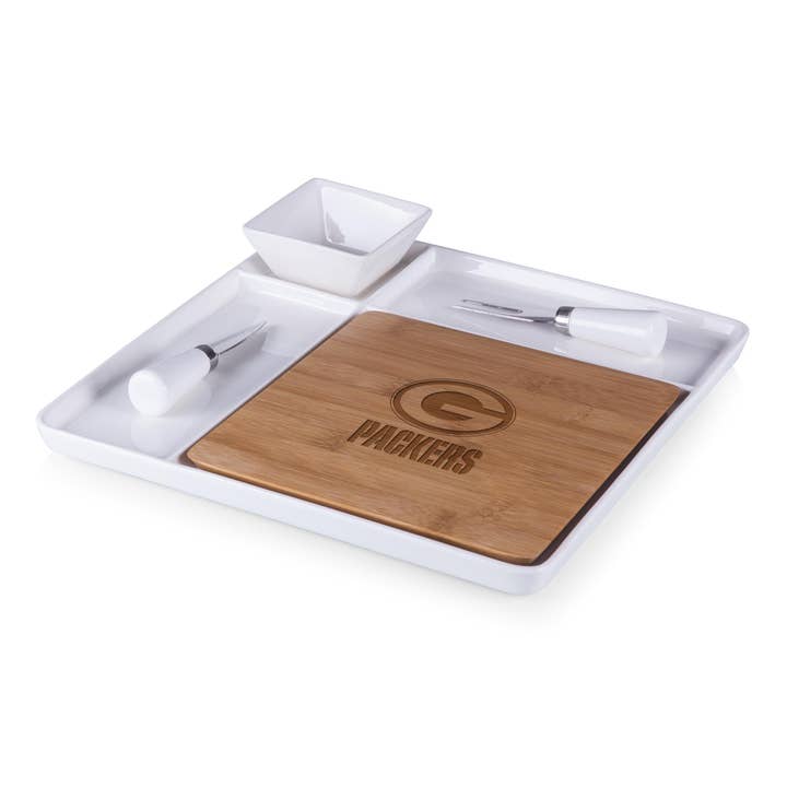 Green Bay Packers Peninsula Cutting Board & Serving Tray for wholesale by Picnic Time Family of Brands