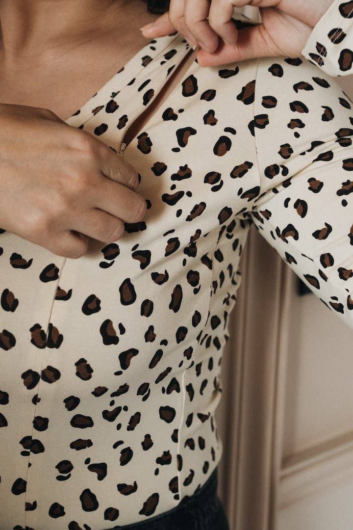 Graou nursing pillow in organic cotton for wholesale on Faire4