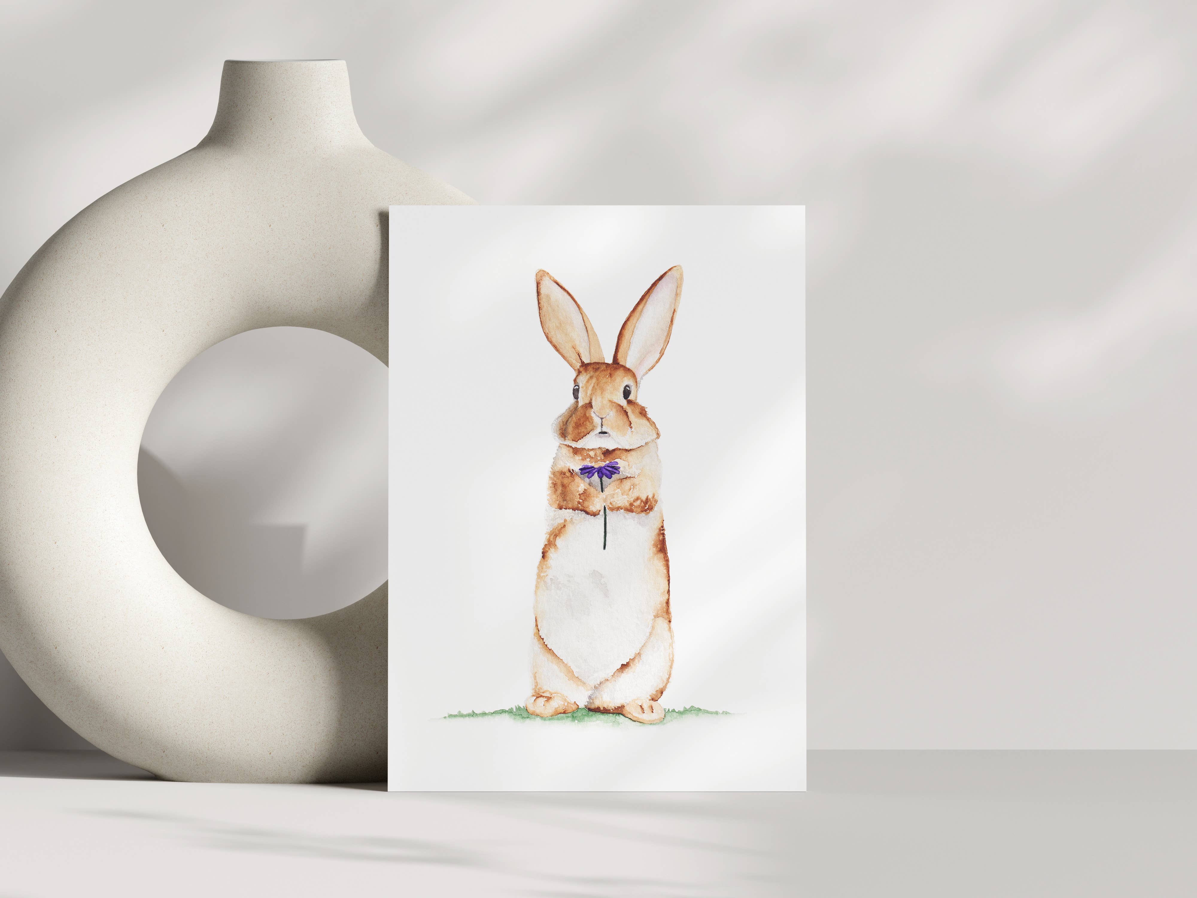 Liz Pope Designs - Vente Cartes de Pâques - Lapin tenant une fleur, carte de vœux peinte à la main, printemps2