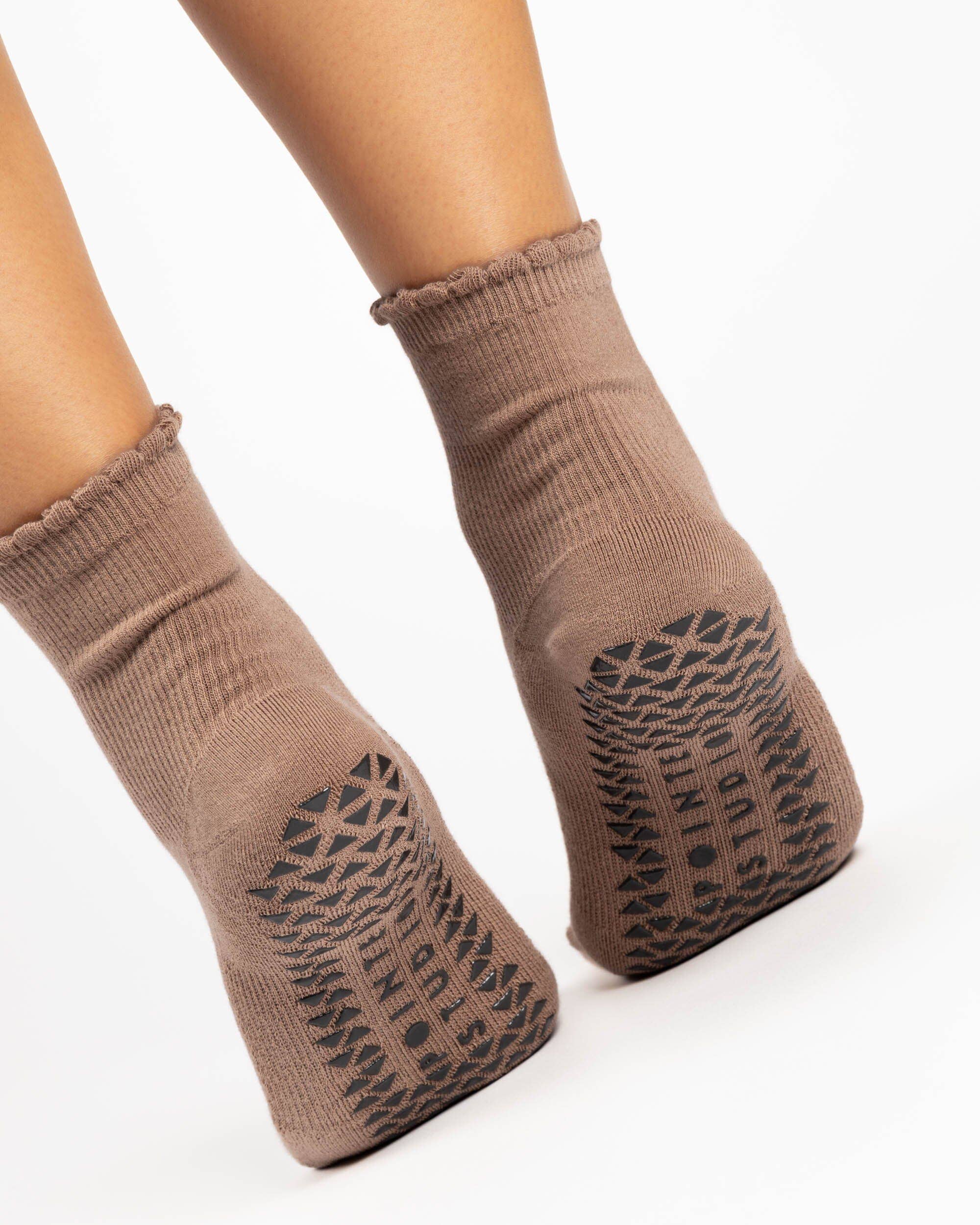 Pointe Studio - Wholesale Socks - Women's - Women's Happy Ankle Grip Sock – No Slip Cotton Blend for Pilates & Barre3