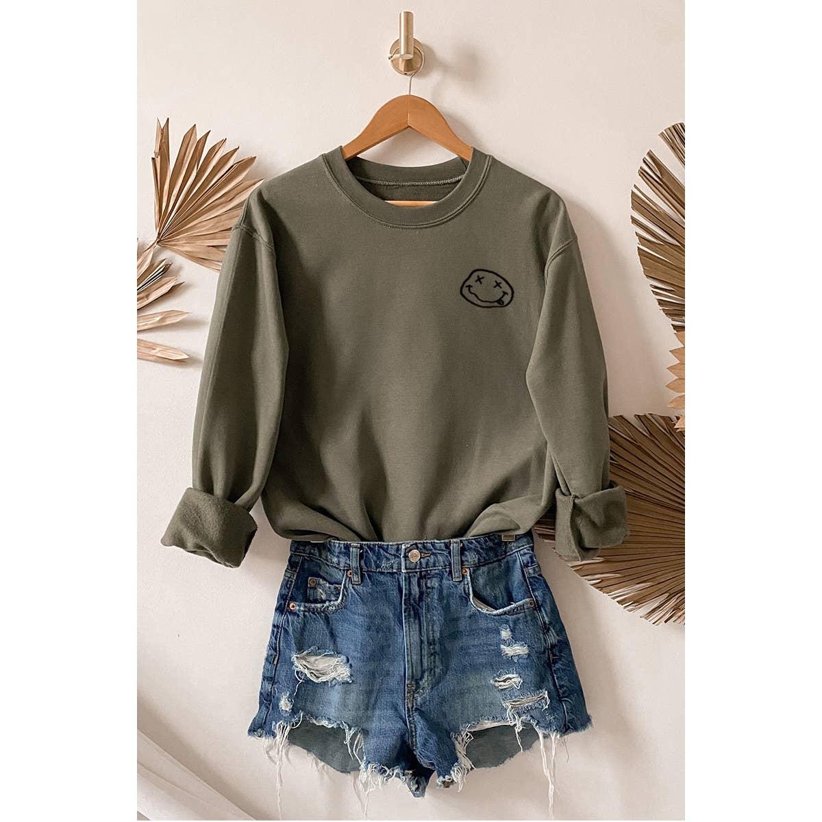 Illustrated Society - Wholesale Sweatshirt - Women's - SMILE FACE EMBROIDERY1