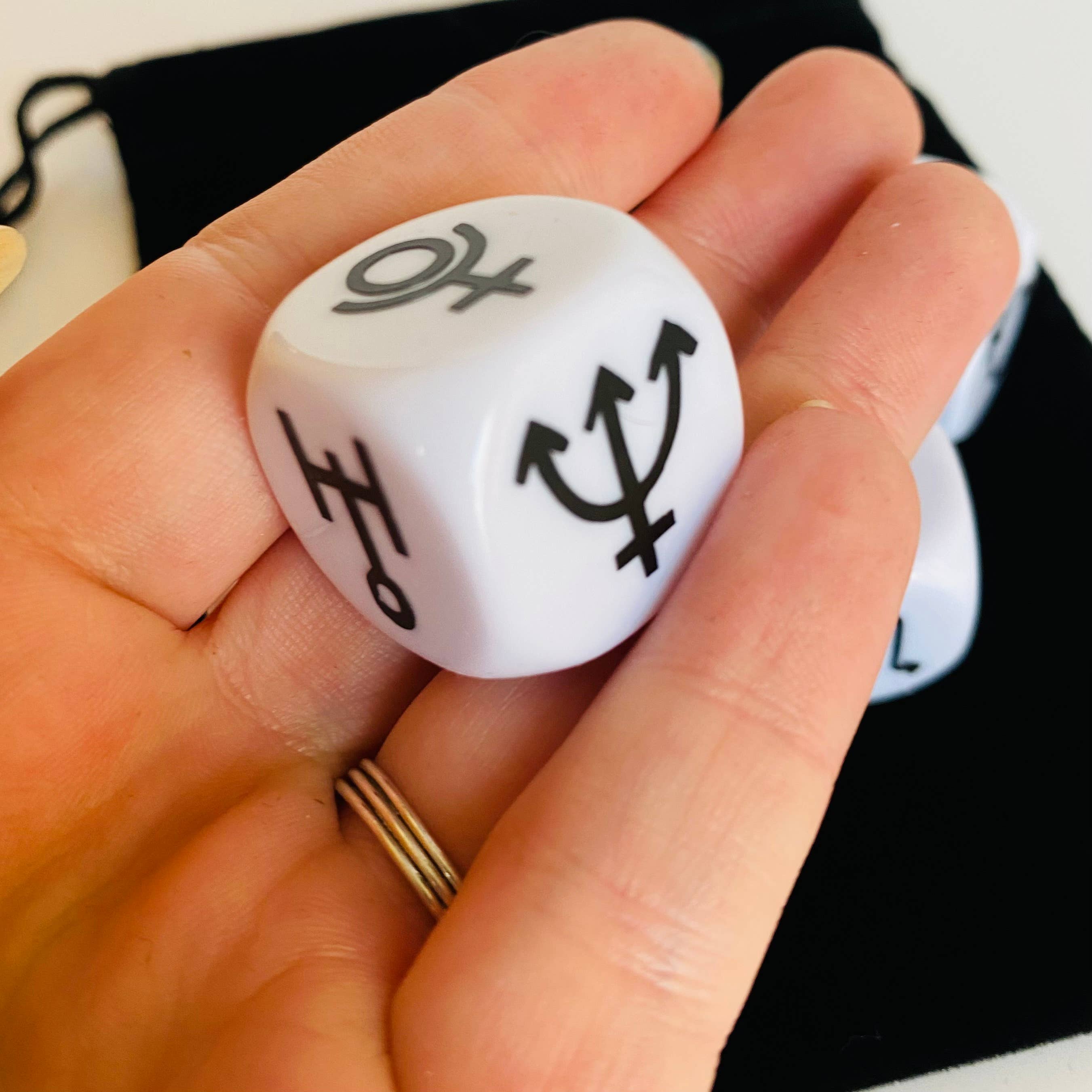 Sacred Moon&Stars – wholesale Dice – Divination Dice Astrology2