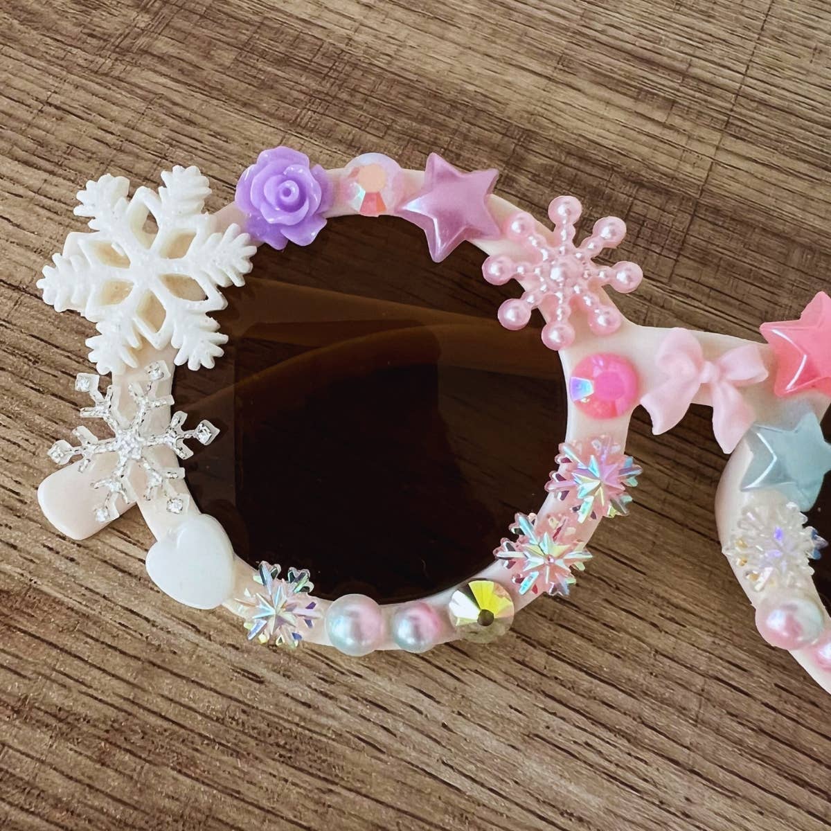 Wake and Make - Wholesale Sunglasses - Kids - Holiday Kitsch Sunnies for girls5