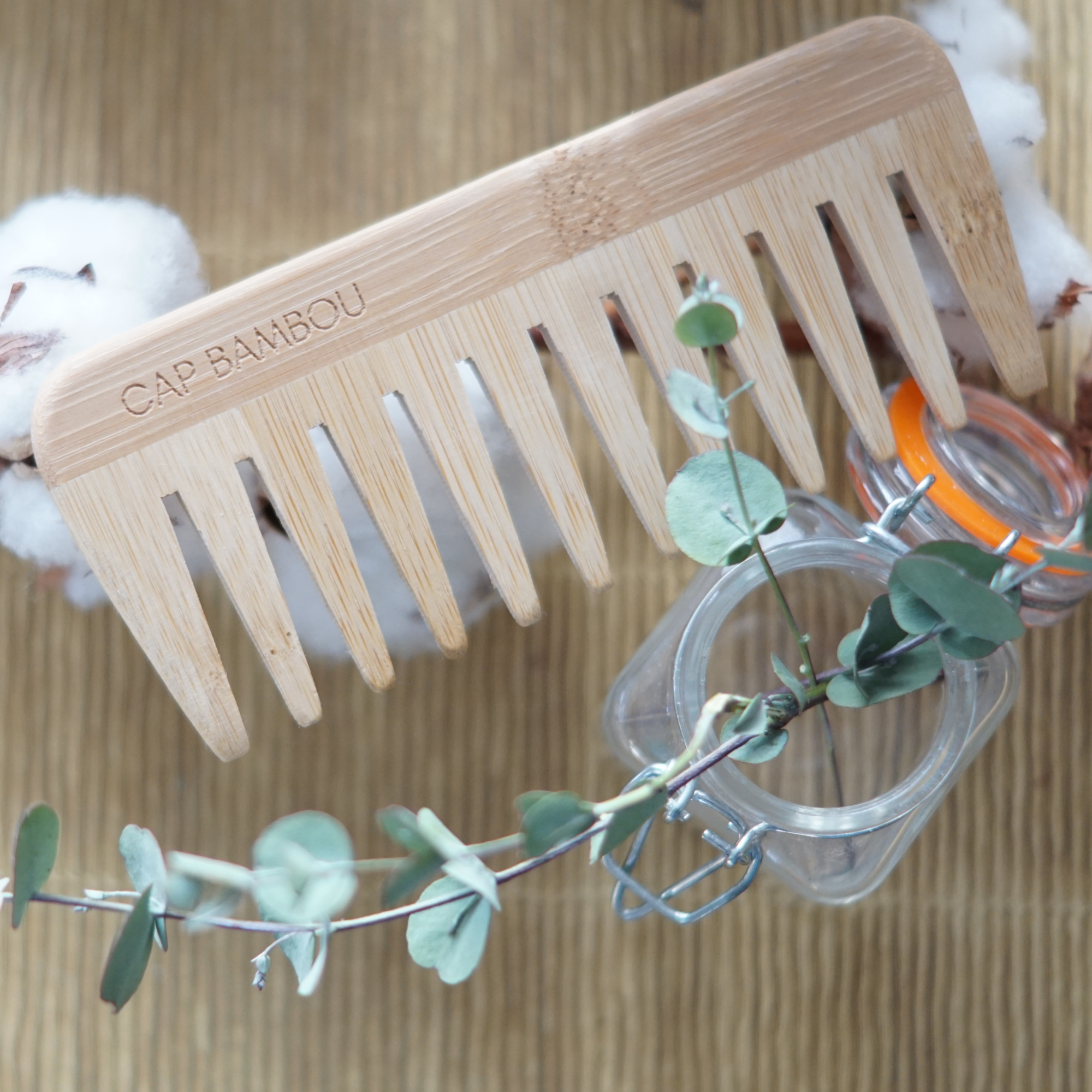 cap bambou - Wholesale Hair Brush/Comb - Handleless comb with wide bamboo teeth2