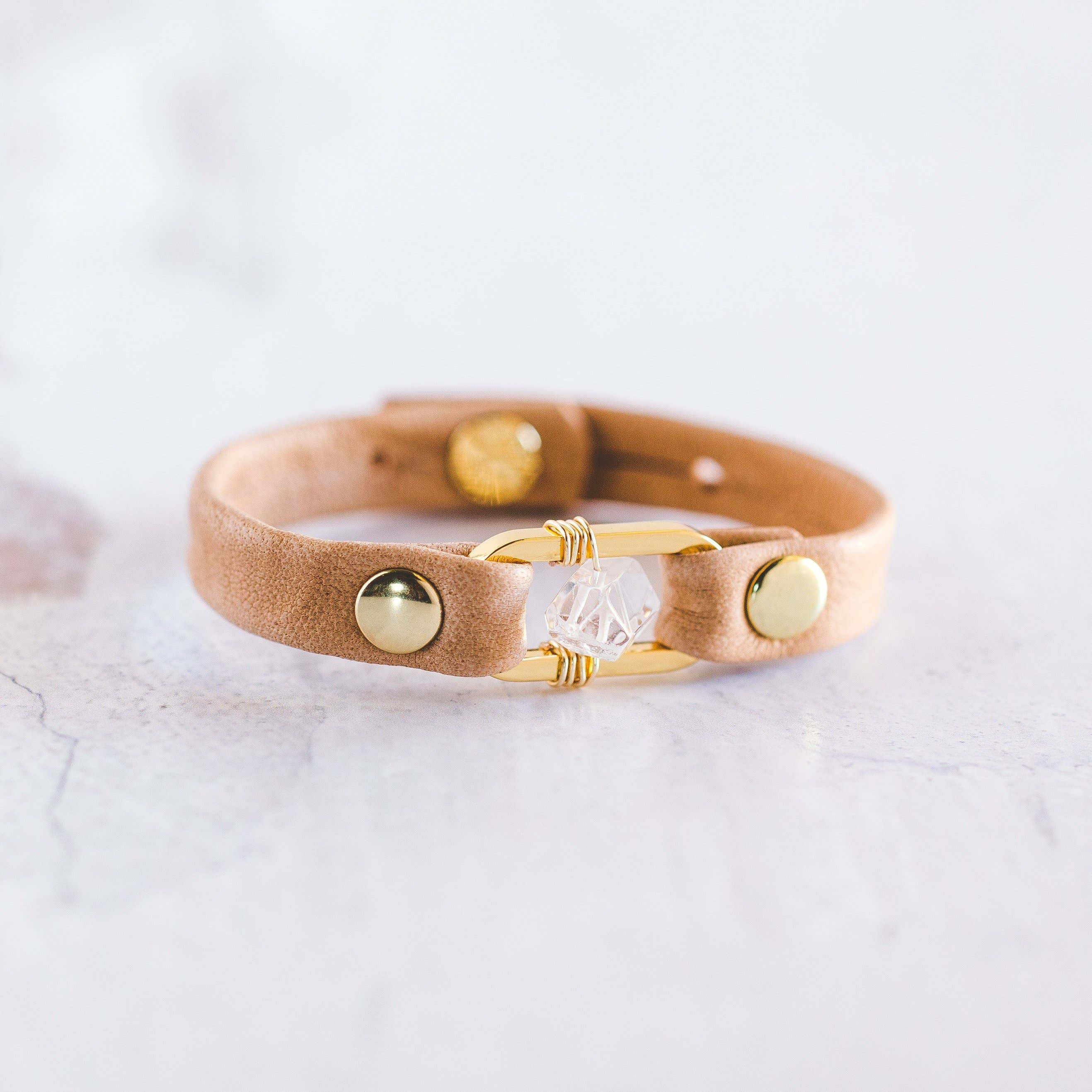 Giving Bracelets - Vente Bracelet jonc - Bracelet en cuir Desert Rose - Doré - Quartz transparent15