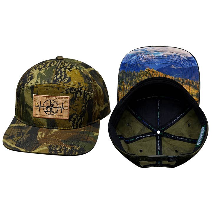 Chapeau de chasse | Visière plate | Camouflage arbre rouille pour la vente par The Heartbeat Brand