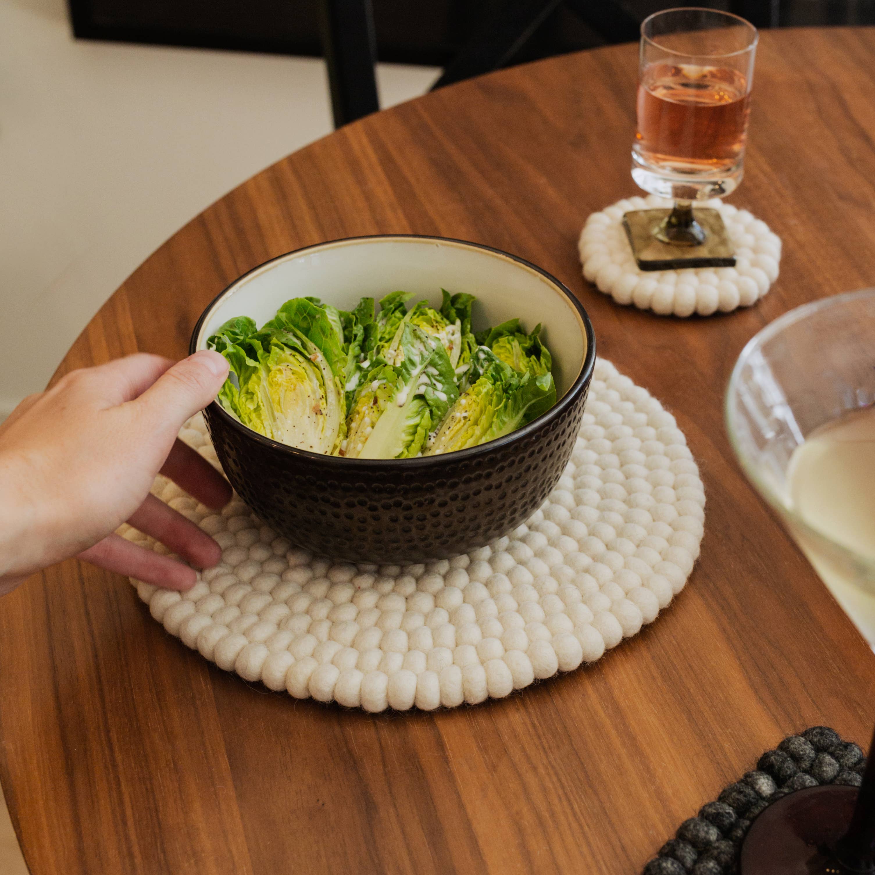 Reefelt – Base para tacho por atacado – Trivet de bola de feltro multicolorido - 9" redondo6