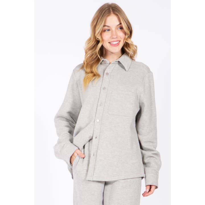 Veste chemise en polaire boutonnée pour la vente par Timeless