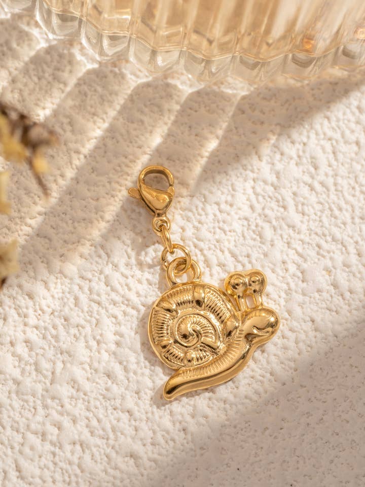 Charm pendentif escargot doré acier inoxydable bijou pour la vente par COSMOS