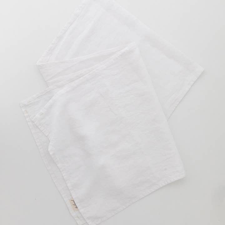 Heirloomed Collection - Wholesale Table Runner - Keepsake Linen Table Runner White1