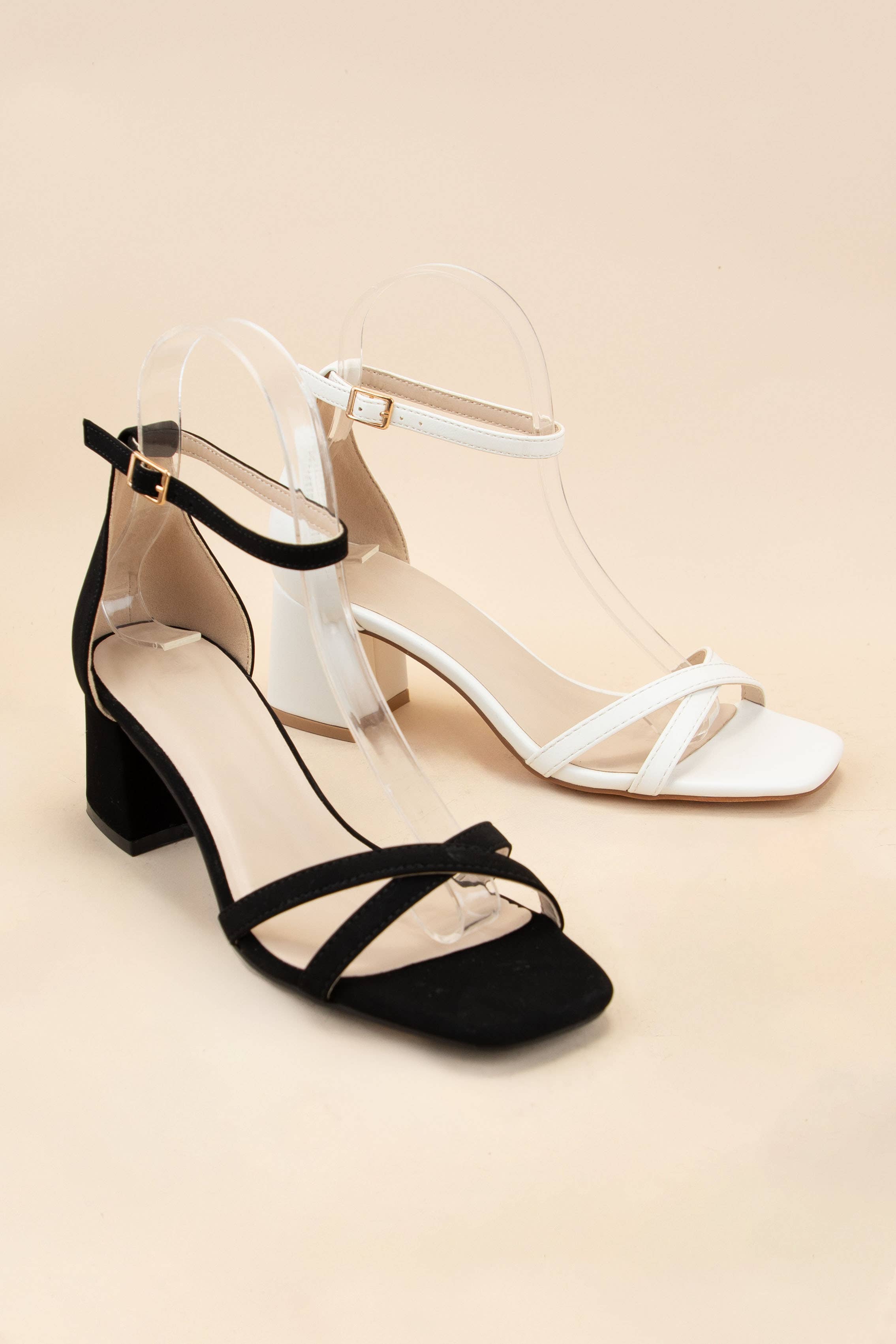 CCOCCI - Wholesale Lage hakschoenen - Dames - EDNA-1 SANDAAL MET VIERKANTE NEUS EN ENKELBANDJE EN BLOKHAK9