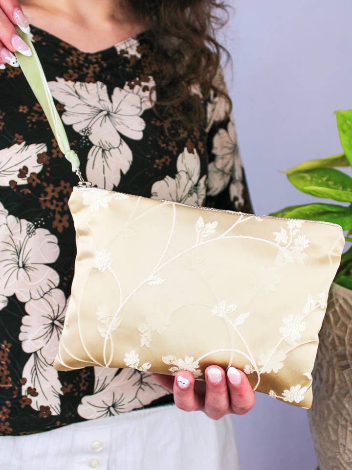 Bryony Wristlet Purse for wholesale by Ash & Rose