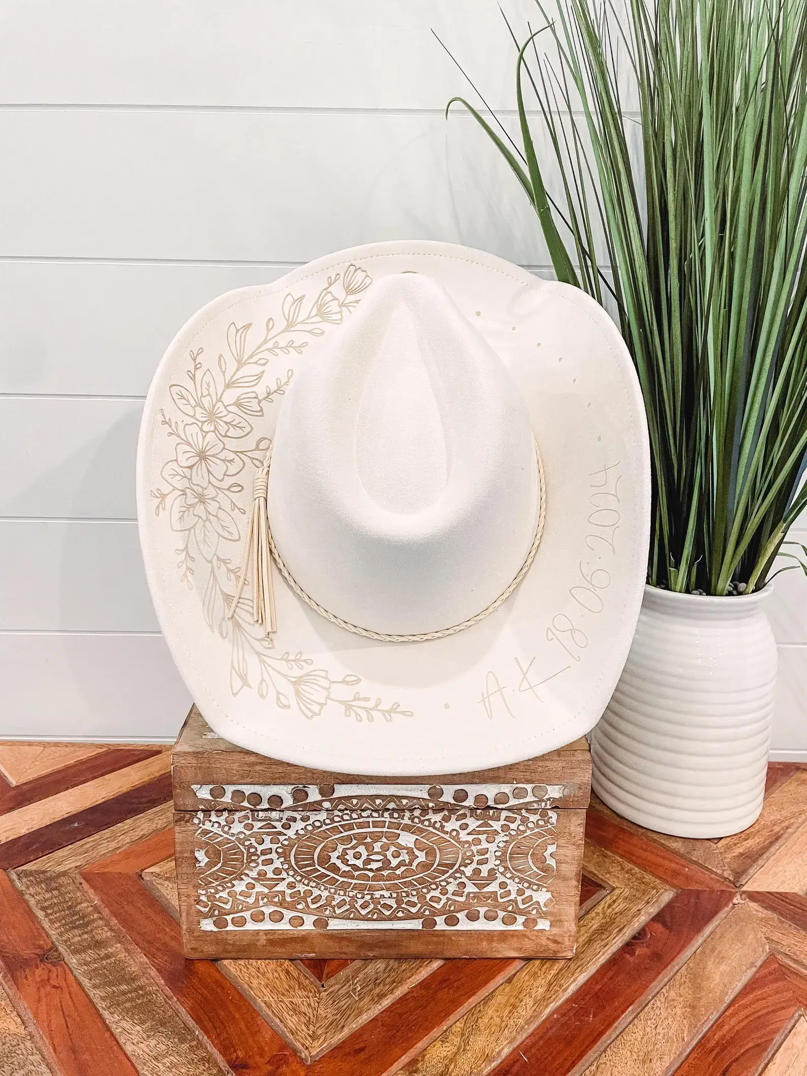 Willie & Dolly Designs - Wholesale Cowboy Hat - Women's - Engraved Floral Cowboy Hat3
