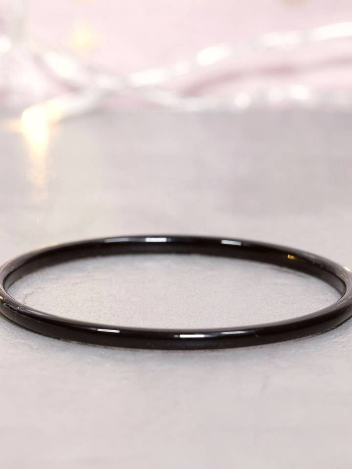 Bracelet noir en corne 4mm pour la vente par JolieJulie-MaLune-VentiLLo