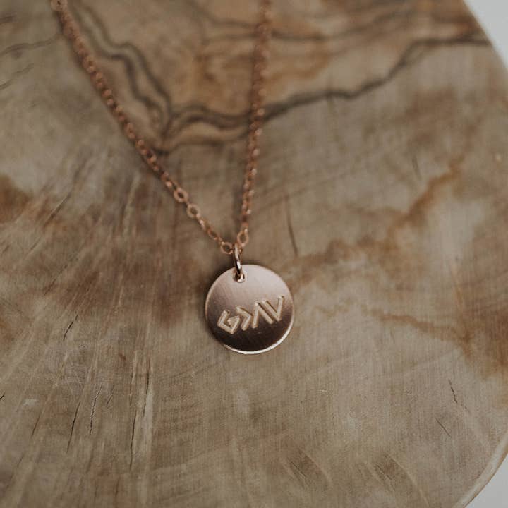 Collier « Dieu est plus grand que nos hauts et nos bas », disque de 45,7 cm pour la vente par Silverado Jewelry