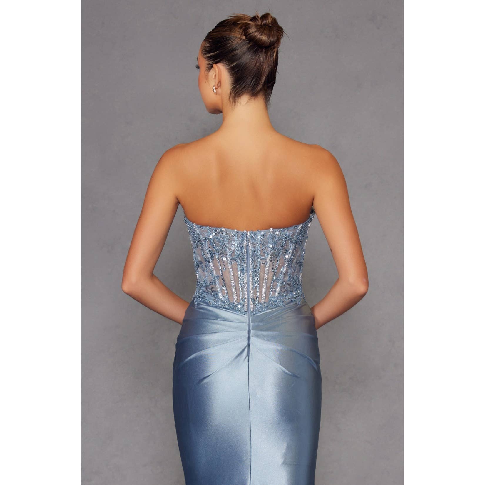 Juliet – Großhandel Kleid – Damen – JT2530K EXQUISITES PERLENBESATZ-ABENDKLEID DIESES ELEGANTE KLEID FE8