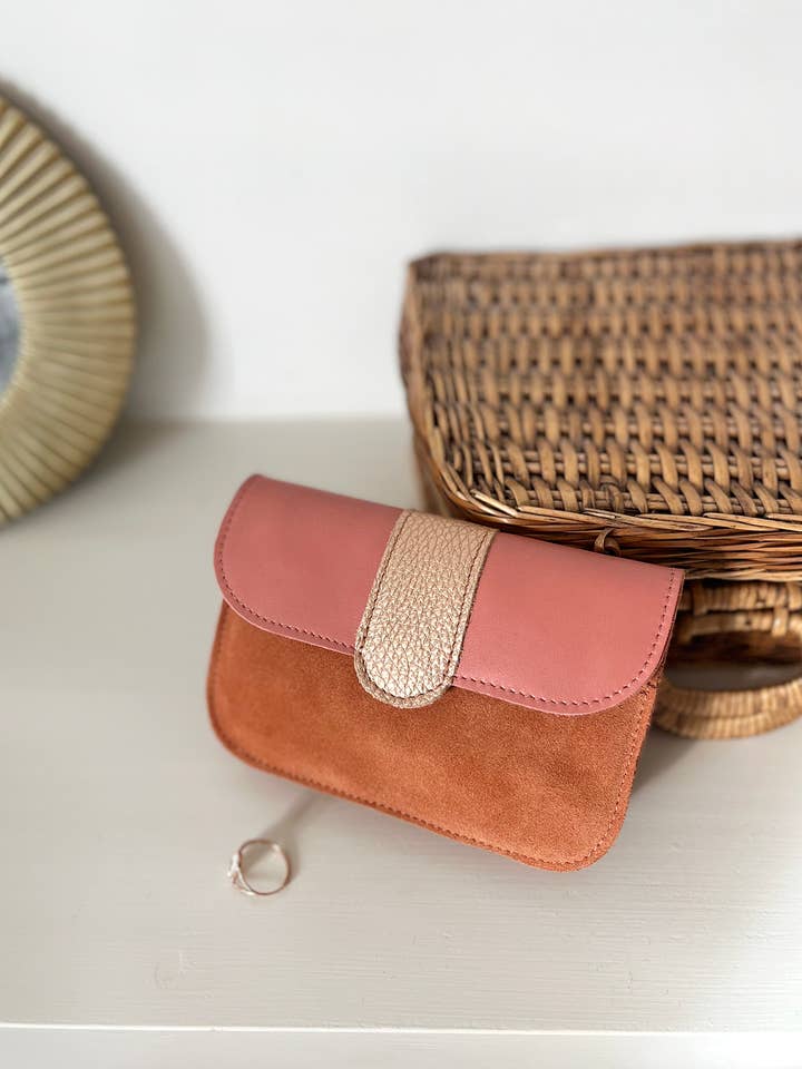 PIPA - Damplånbok 100% läder för wholesale av BARNABÉ AIME LE CAFÉ