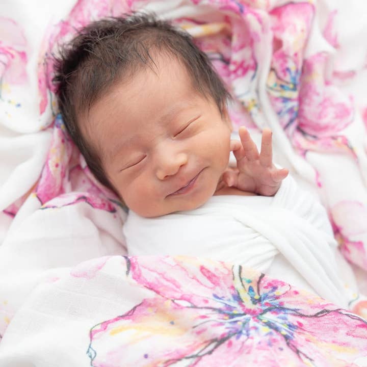 Coco Moon - Wholesale Swaddle - Baby - Hibiscus Kiss Muslin Swaddle Blanket3