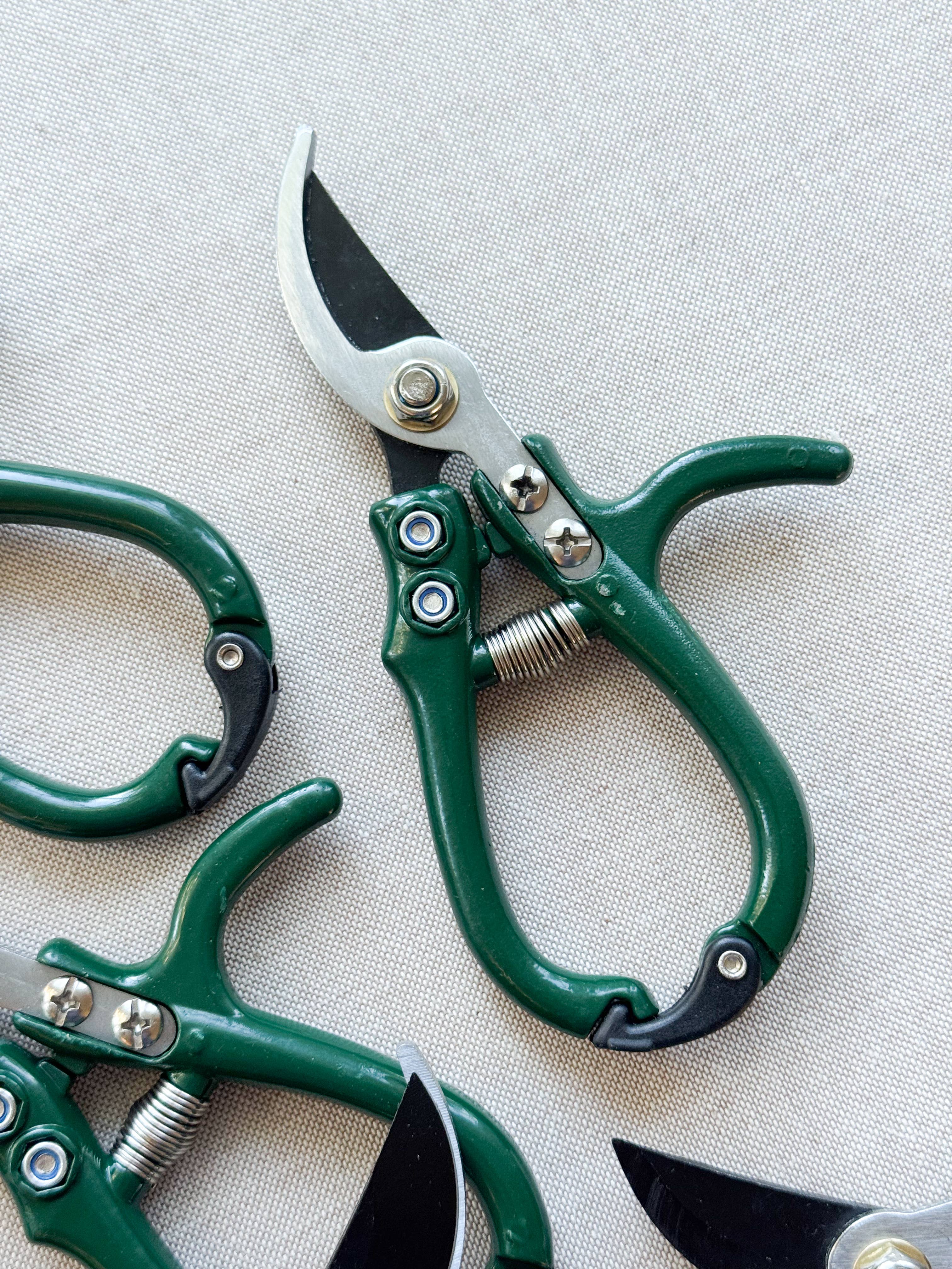 Laura Hooper Design House - Wholesale Garden Tool - Forest Green Mini Garden Secateur