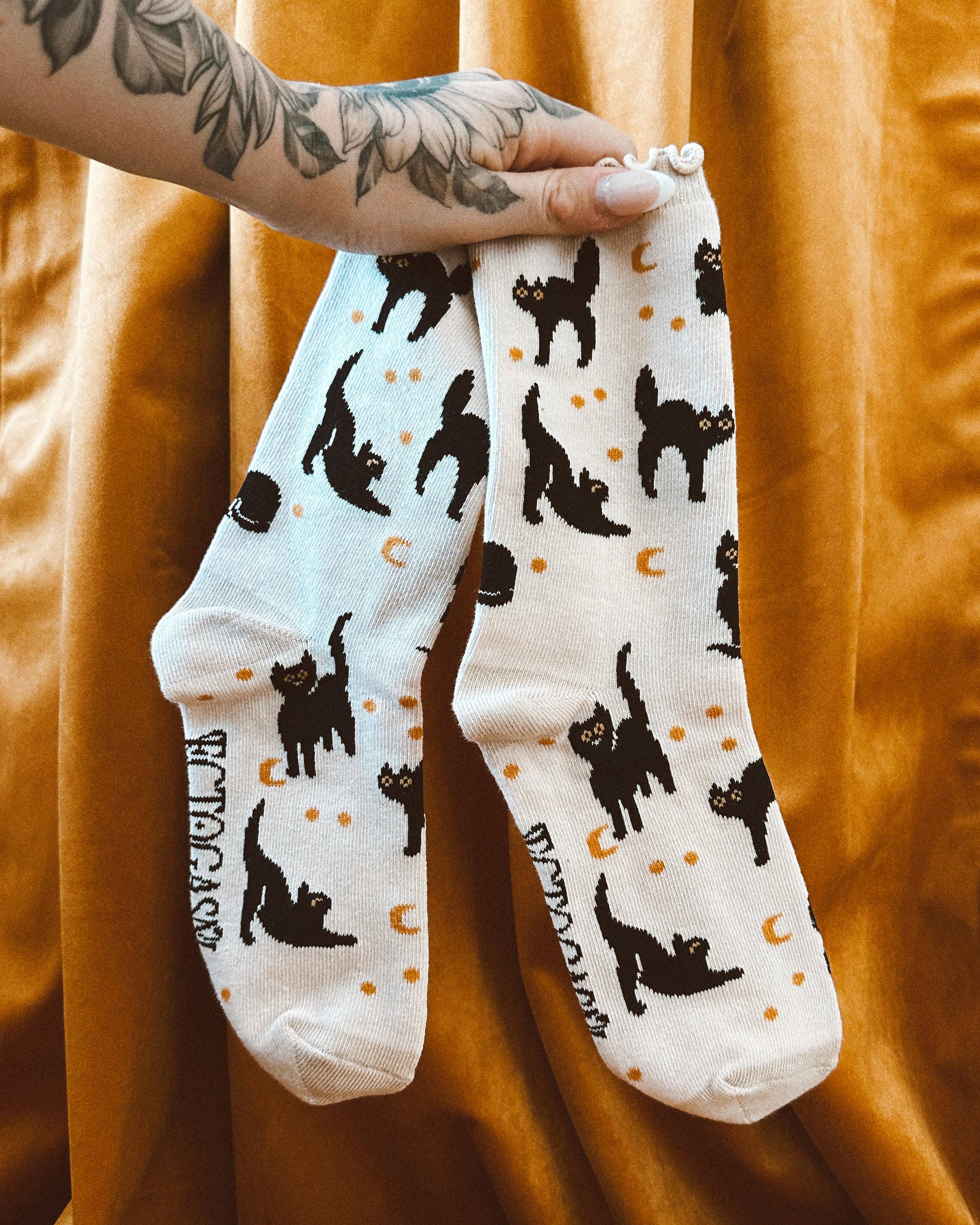 Ectogasm – Großhandel Socken – Damen – Schwarze Rüschensocken mit Katzenmotiv1