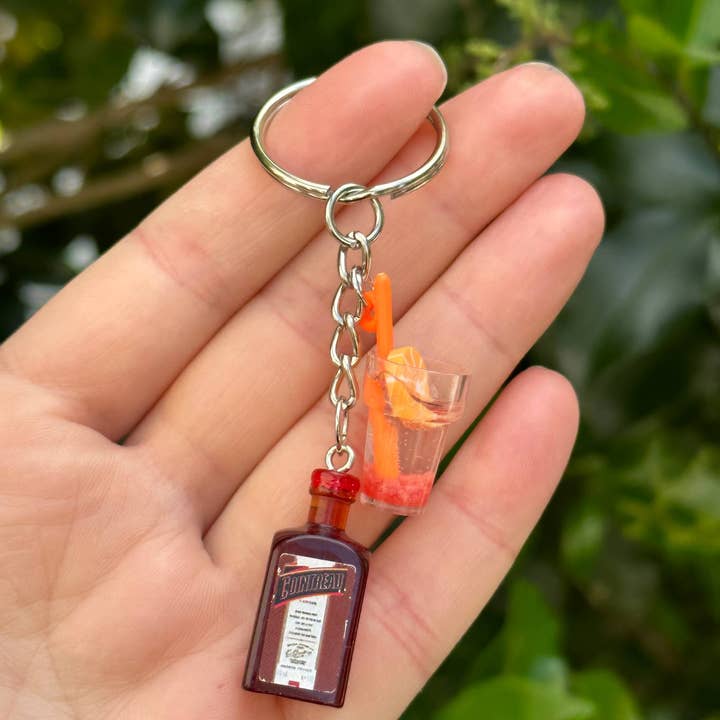 Arcfo Jewelry - Wholesale Keychain - Unisex - Mini Cointreau bottle Keychain with drink cup charms3