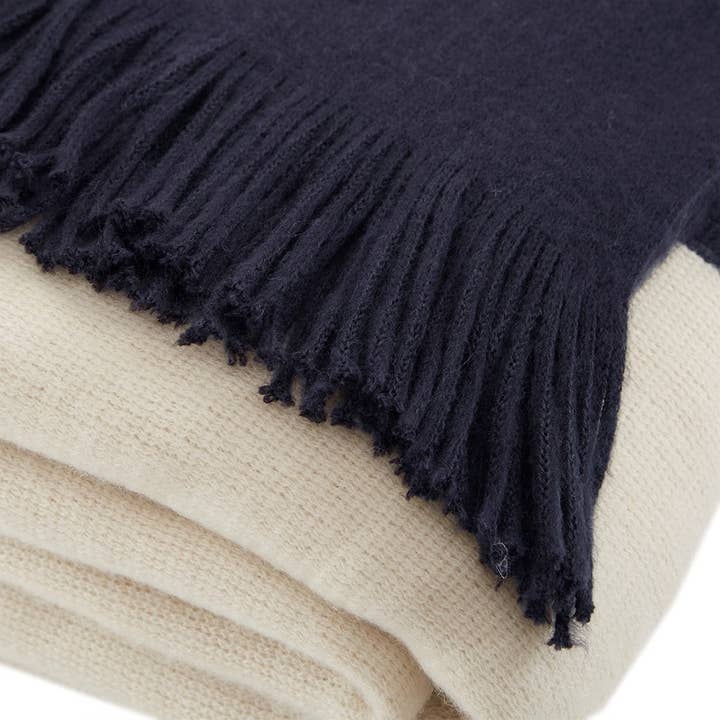 Olliix - Wholesale Throw Blanket - Soft Warm Cashmere-Like 50x60" Throw Blanket11