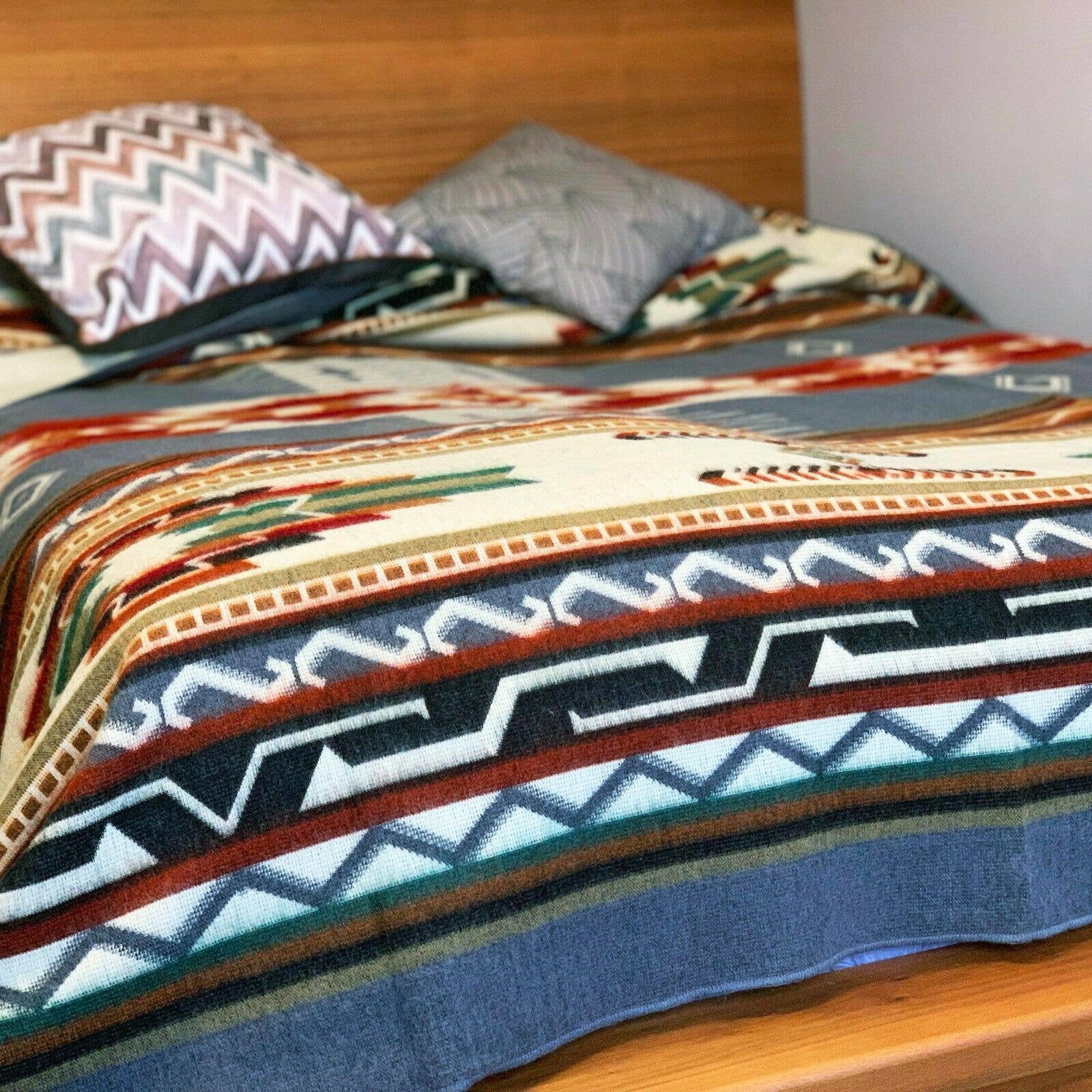 ECUALAMA - Wholesale Throw Blanket - Soft & Warm Baby Alpaca Wool Blanket - Extra Large1