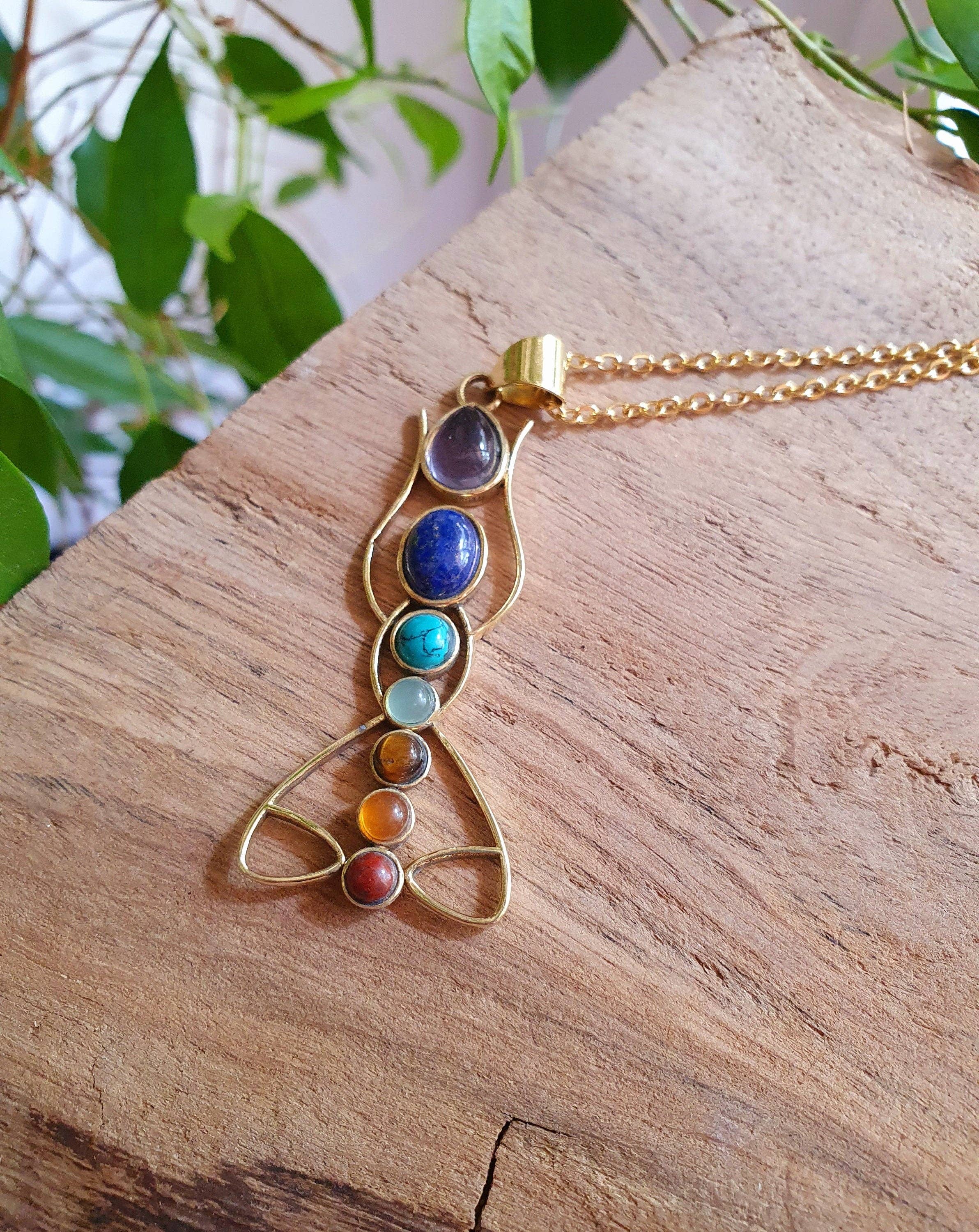 Kaali Boutique - Vente Colliers à pendentif - Collier Lotus 7 Chakras Or / Hypoallergénique / Yoga / Reiki / Bohème / Hippie / Rustique / Ethnique /7