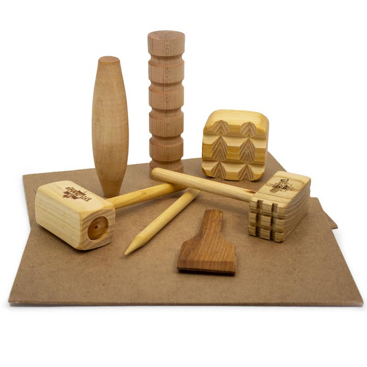 Toy Maker of Lunenburg - Vente Jouet en bois – enfant - Ensemble d'outils en bois avec tapis de pâte à jouer10