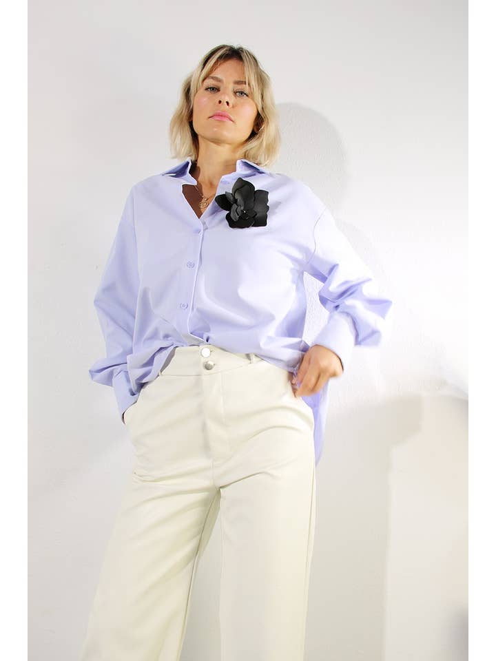 KLEINE HANDGEFERTIGTE BLUMENBORSCHE AUS KUNSTLEDER für den Großhandel von Mulla