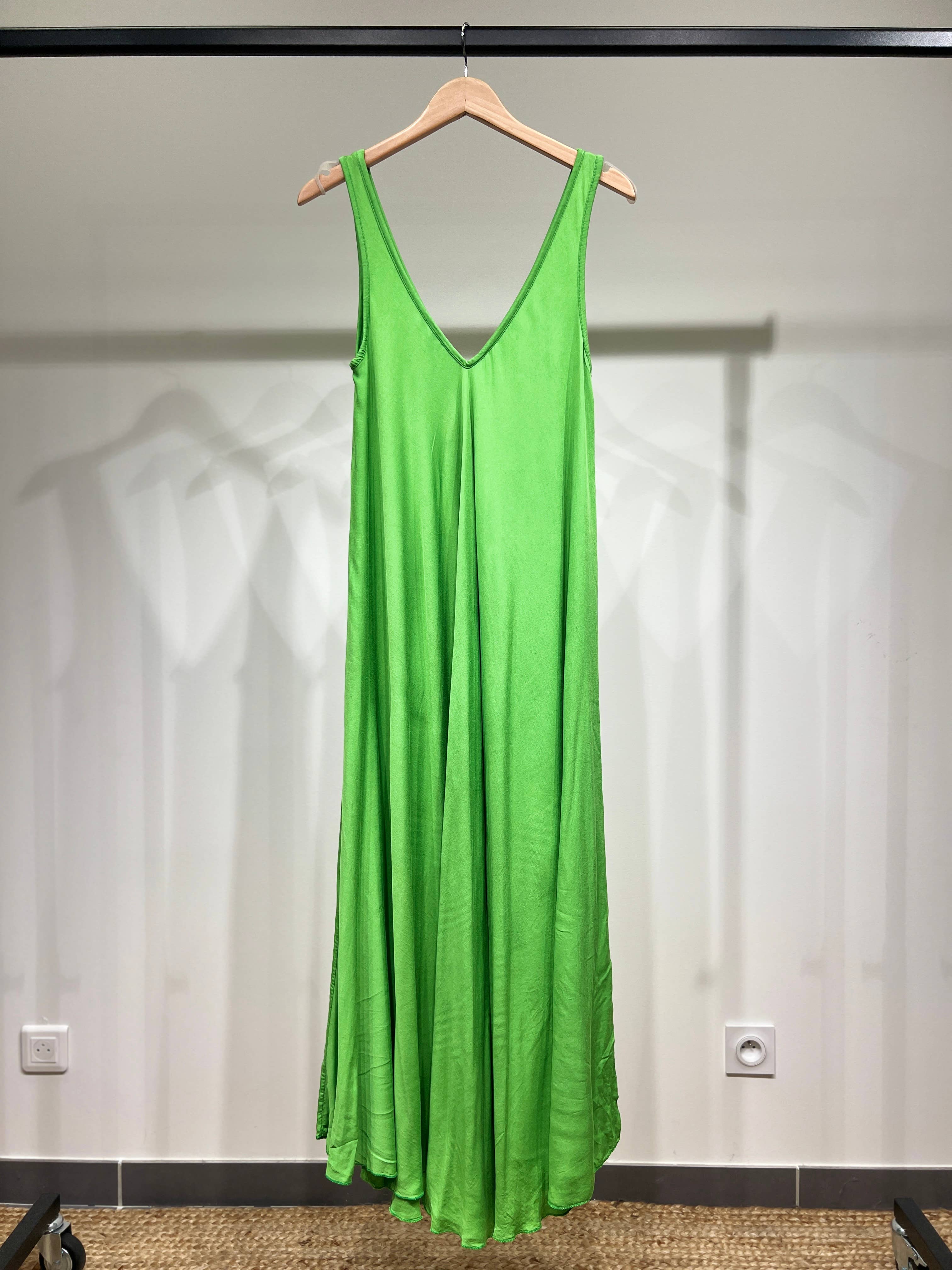 L'Emotion – Großhandel Kleid – Damen – Maxikleid mit V-Ausschnitt und breiten Trägern19