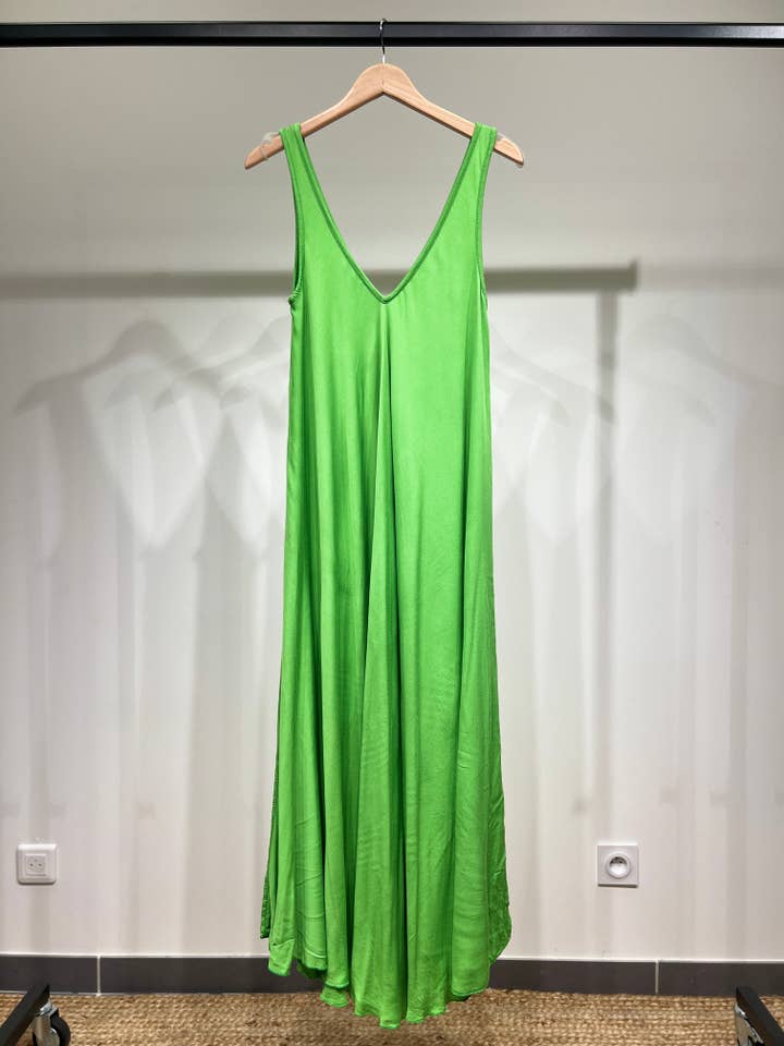 L'Emotion – Großhandel Kleid – Damen – Maxikleid mit V-Ausschnitt und breiten Trägern19