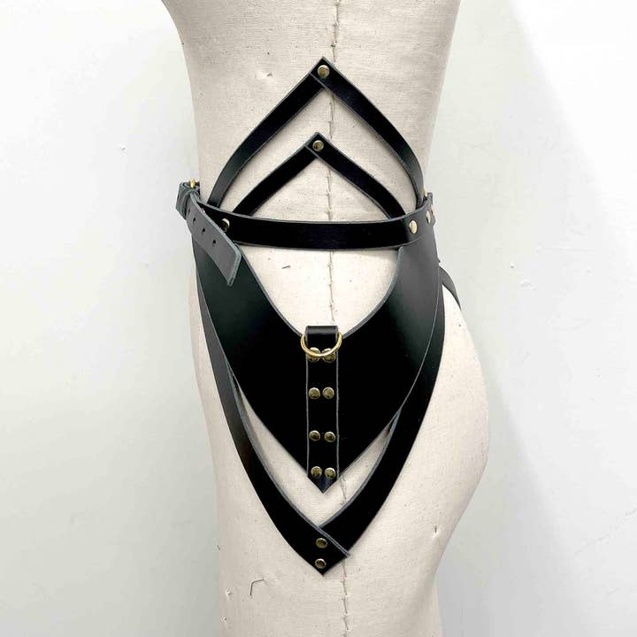 Love Lorn Lingerie - Wholesale Belt - Women's - Hecate Black Leather Peplum Belt2