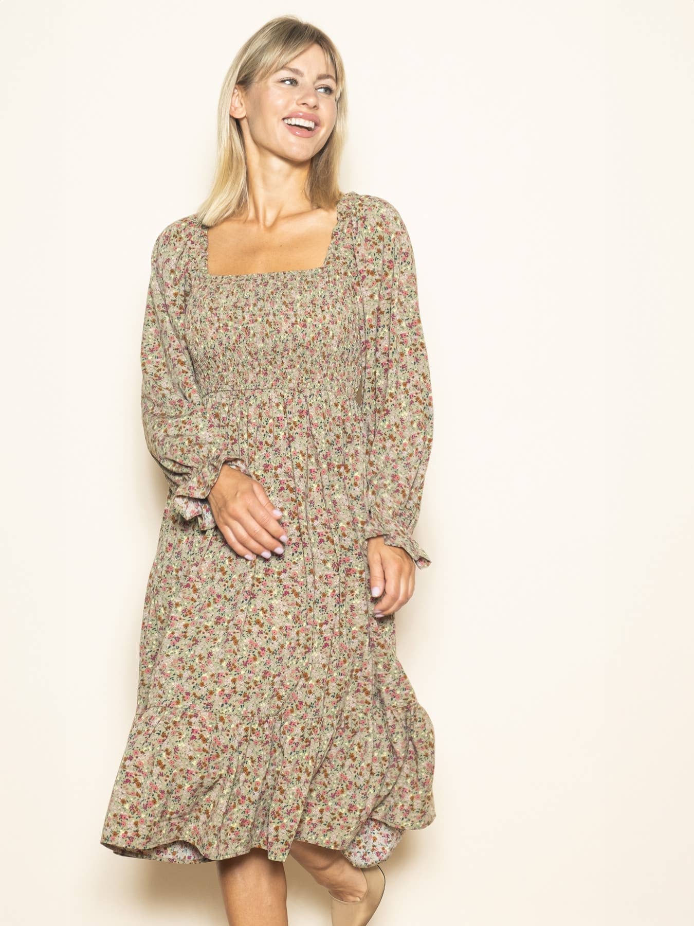 Elloh Collection - Wholesale Dress - Women's - Long Sleeve Velvet Back Tie Floral Midi Dress with Pockets2