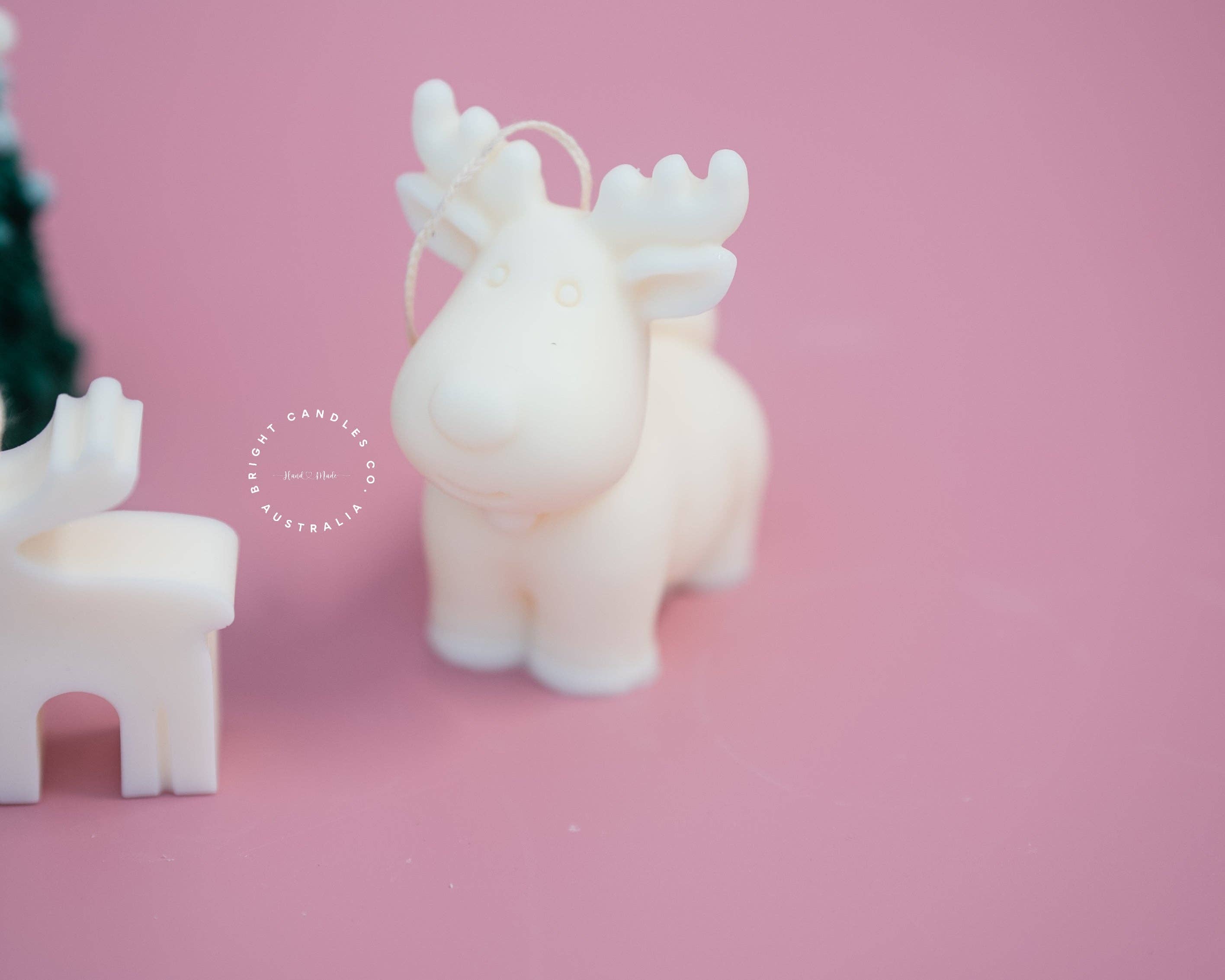Bright Candles Co. – wholesale Novelty candle – Reindeer | Christmas Candle3