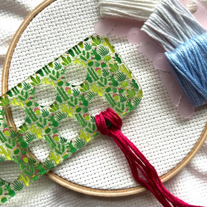 Akryl Kaktus Broderigarn Organisatör för 20 Färger | Suckulent Transparent Trådhållare för wholesale av Snarky Crafter Designs