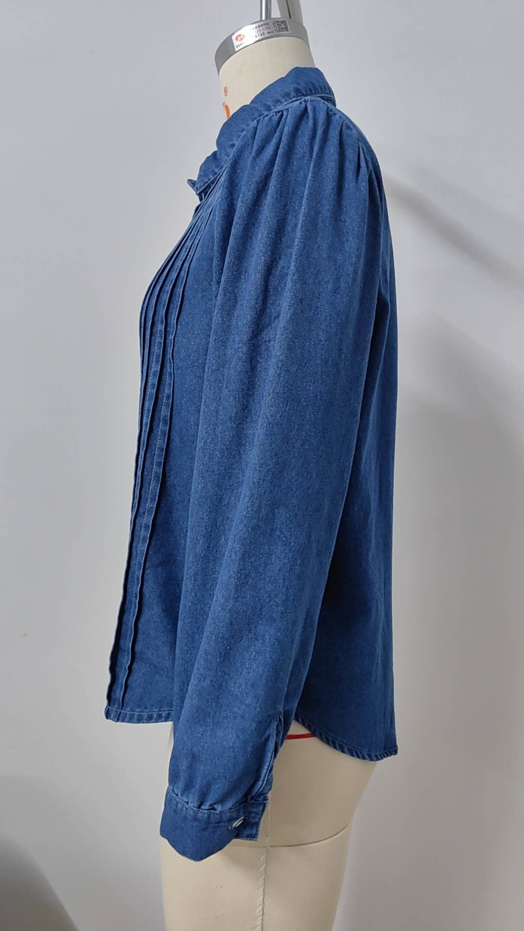 Blau Geknöpftes Langarmhemd aus gewaschenem Denim für den Großhandel auf Faire1