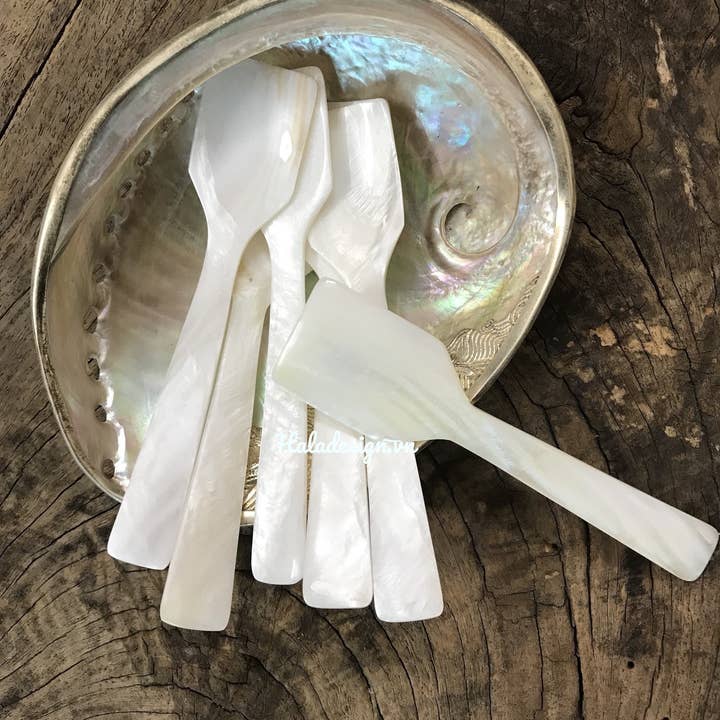 Hala Design - Wholesale Kitchen Spoon - Mother of Pearl Caviar Scoop
