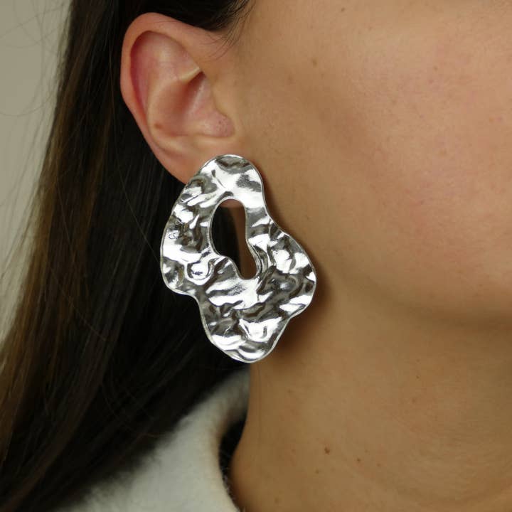 Abstrakt Form Ørestikker - Sølvtekstur for engroshandel hos ColsonDesign
