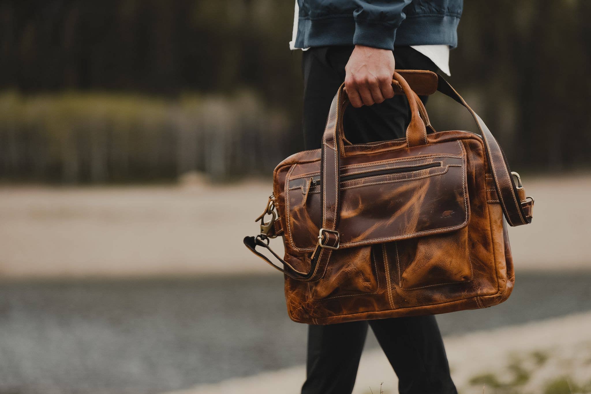 Kodiak Leather - Wholesale Laptop Bag - Men's - Buffalo Leather Pilot Bag6