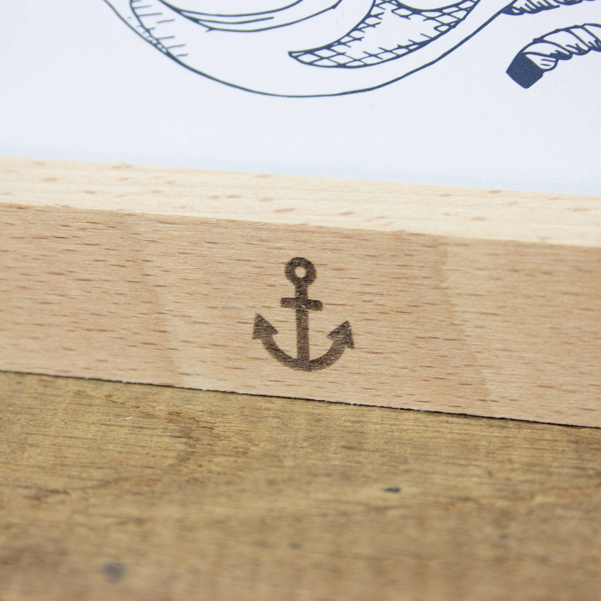 Bow & Hummingbird - Wholesale Decorative Figurine - Card holder anchor made from sustainable beech wood1