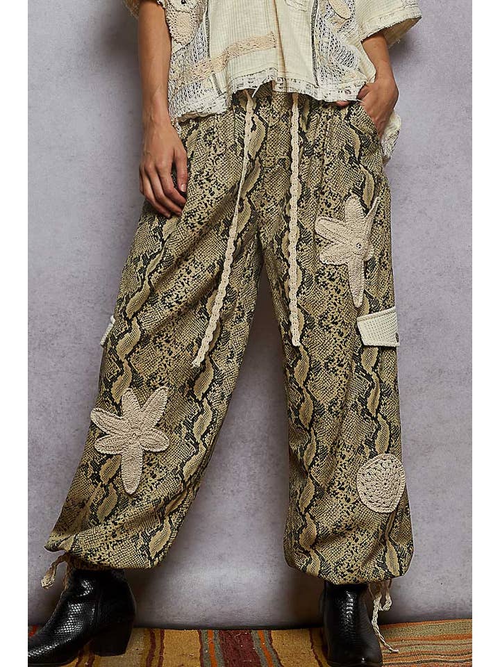 Pol Clothing - Wholesale Pants - Women's - Pleat Detail Floral Patchwork Cargo Pants16