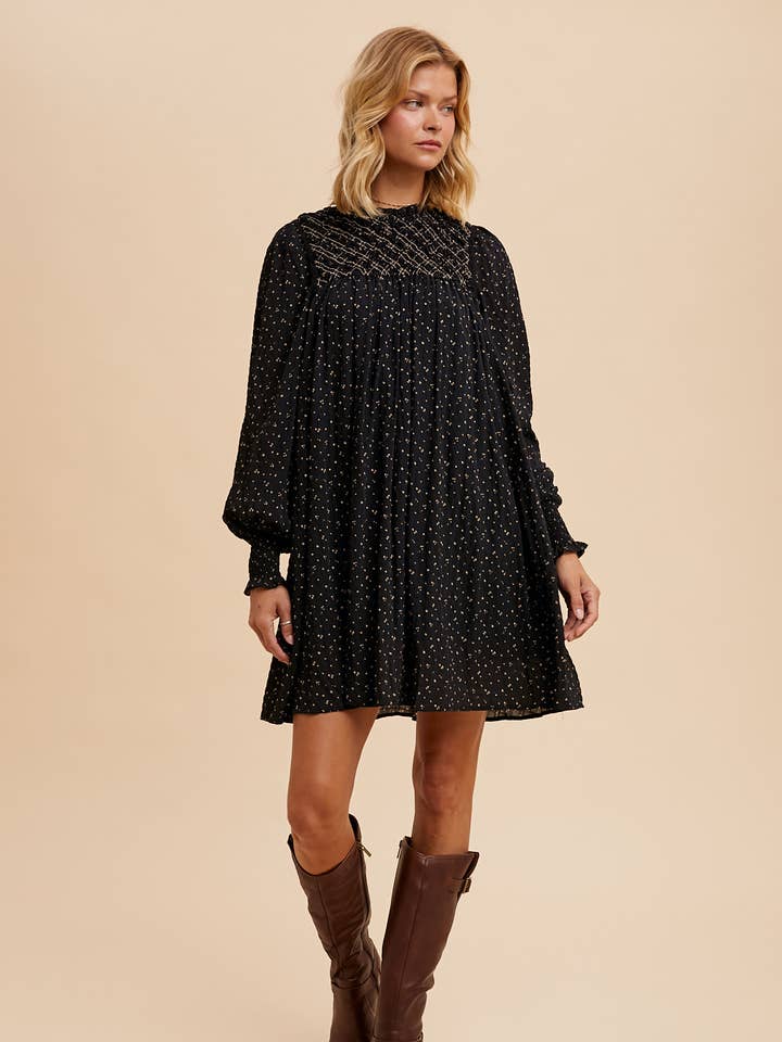NEGRO FLORAL MINIVESTIDO BABYDOLL CON CANESÚ FRUNCIDO de venta al por mayor en Faire