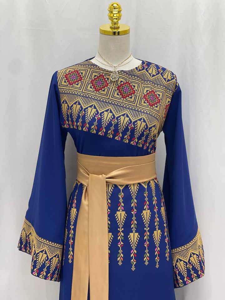 Palestinian Elegance - Vente Robe – femme - Robe Suha Modren Brodée : Une Harmonie Parfaite de Tradition12