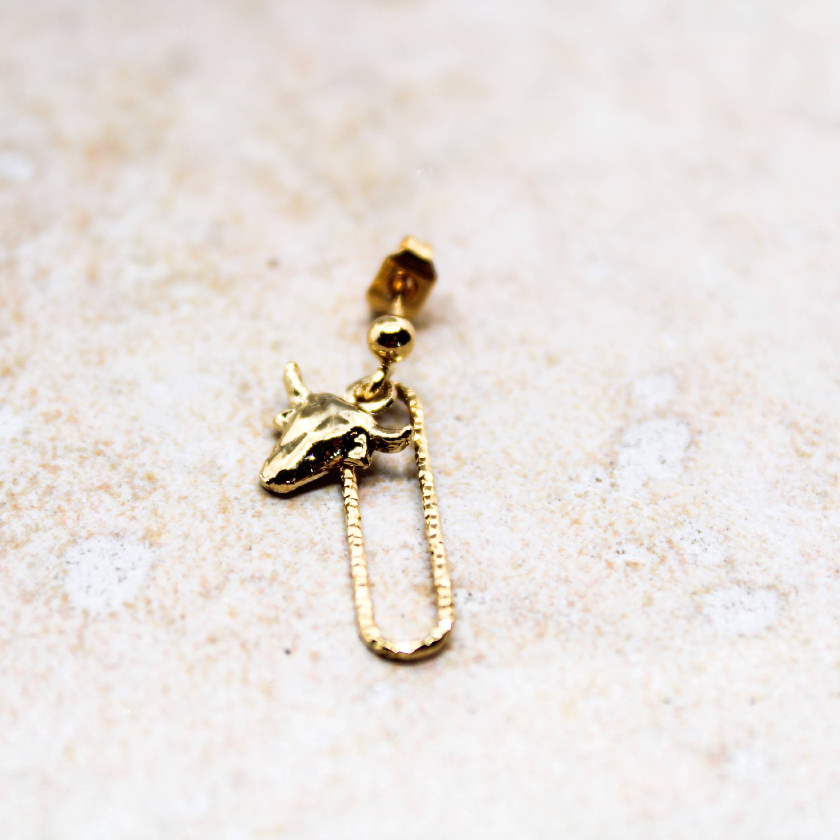 Lyscie Créations - Vente Boucles d'oreilles pendantes - Mono Boucle Taureau2