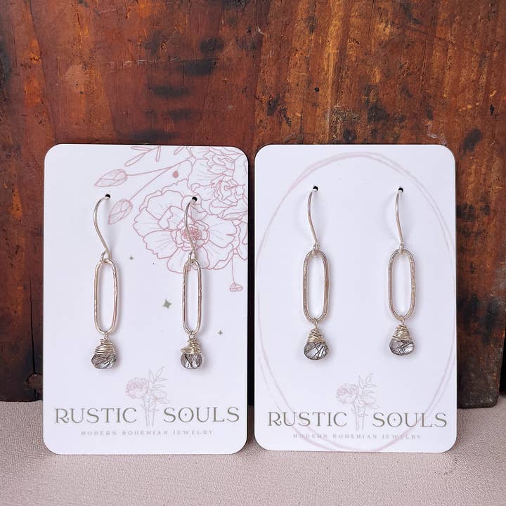 Boucles d'oreilles pendantes en quartz rutile en forme de trombone pour la vente par Rustic Souls