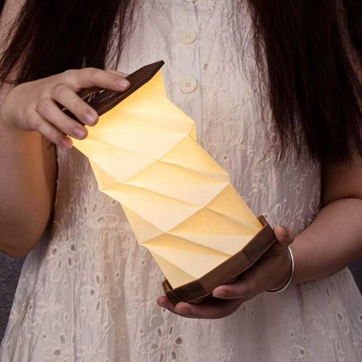 Gingko Design - Wholesale Accent/Desk Lamp - Twist Hexagon Lamp
