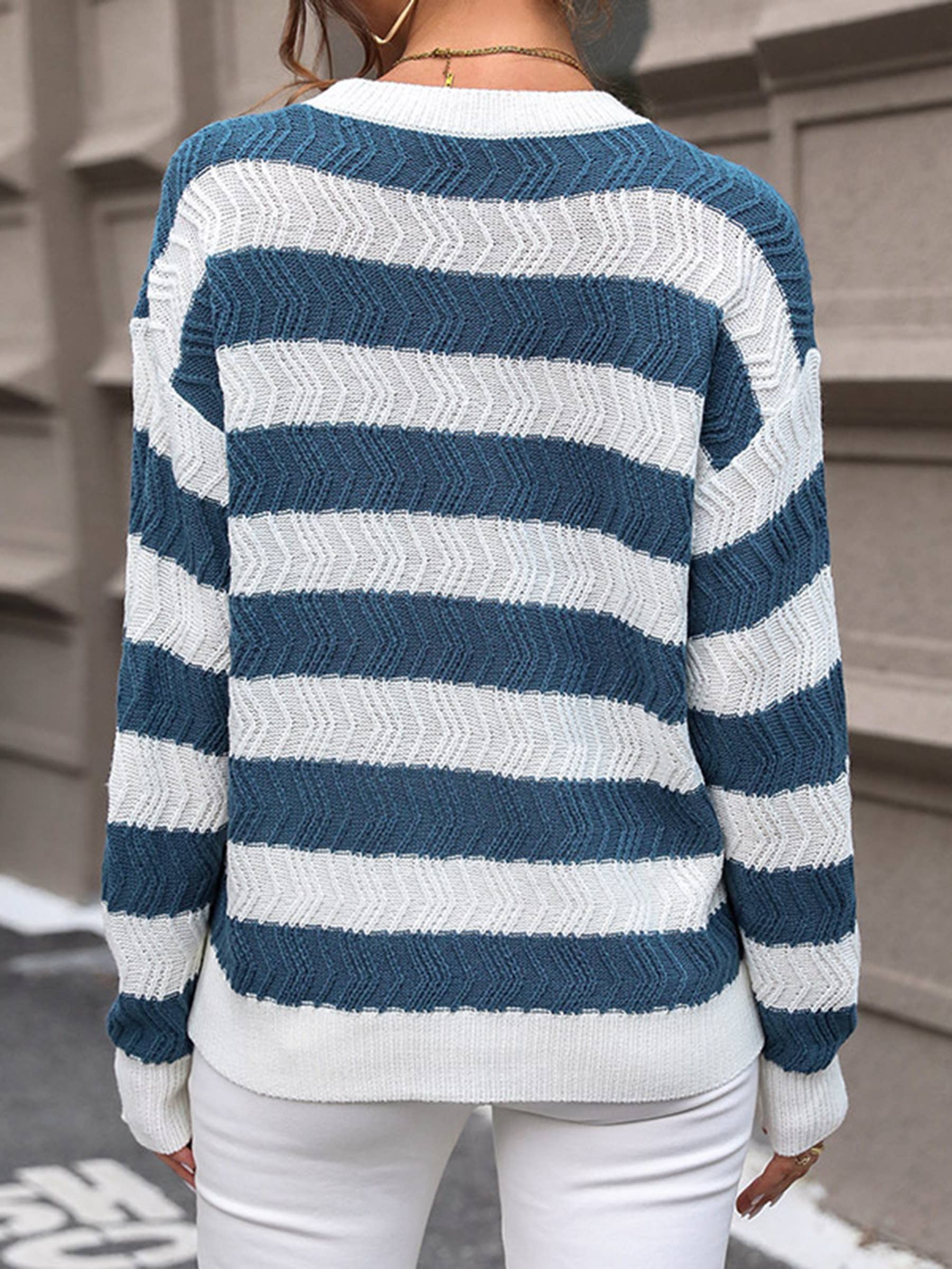Blue Long Sleeved Striped Knitted Sweater for wholesale on Faire2