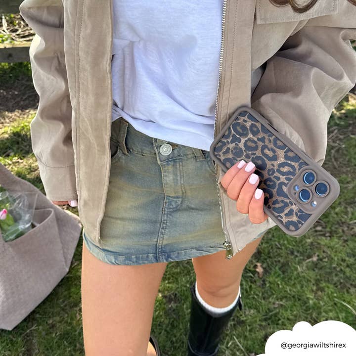 Coconut Lane - Wholesale Phone Case - Women's - Mocha Leopard Phone Case11